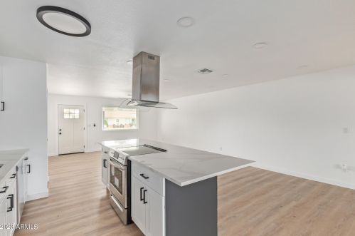 3320 Claire Dr, Phoenix AZ 85032-4933 exterior