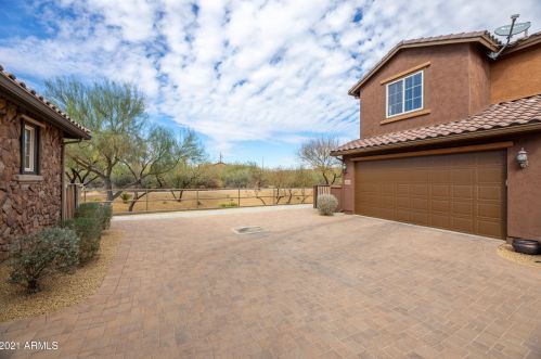 21824 39 St, Phoenix AZ 85050-4881 exterior