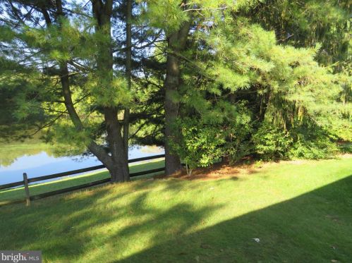 53 Lake View Ter, Columbus NJ  08022-1033 exterior