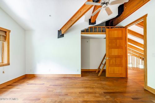 2505 Bear Holw Dr, Park City UT 84098-8524 exterior