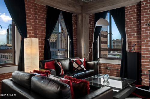 114 Adams St, Phoenix AZ 85003-0604 exterior