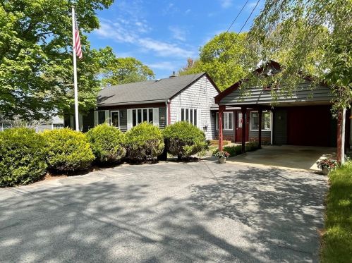 6 Bayberry Rd, Wareham, MA 02571-2604