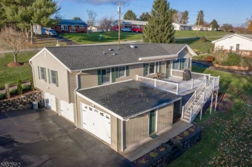 75 Dawn Rd, Milford NJ 08848-1112 exterior