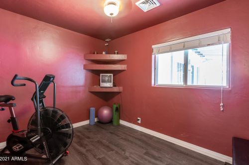 3016 47th St, Phoenix AZ  85018-7747 exterior