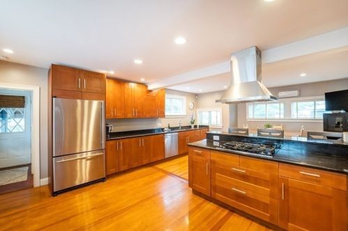 47 Alden St, Plymouth MA  02360-4514 exterior