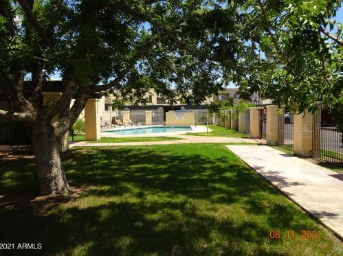 2932 22 Pl, Phoenix AZ 85020-4710 exterior