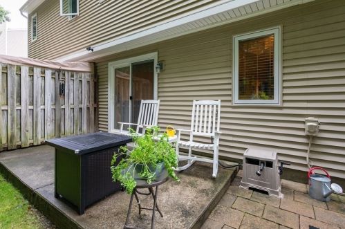 5 Oakwood Ln, Worcester MA  01604-2600 exterior