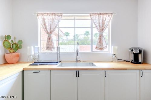 1631 Catalina Dr, Phoenix AZ 85018-7212 exterior