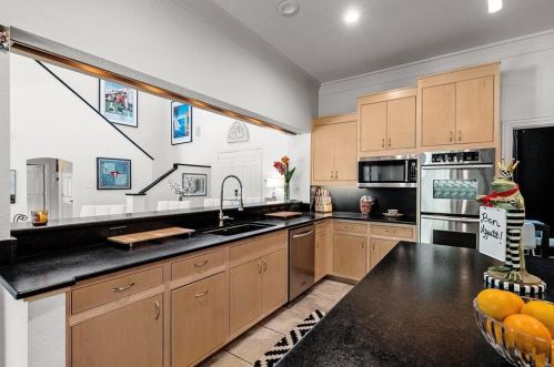 2455 Halloran St, Fort Worth TX 76107-6631 exterior