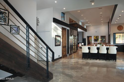 4621 Camelback Rd, Phoenix AZ 85033-1534 exterior