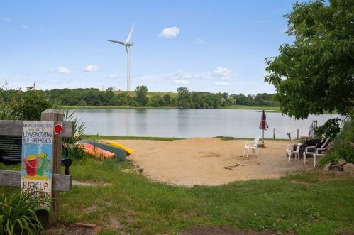 6 Chestnut Rd, Hingham MA 02043-1415 exterior