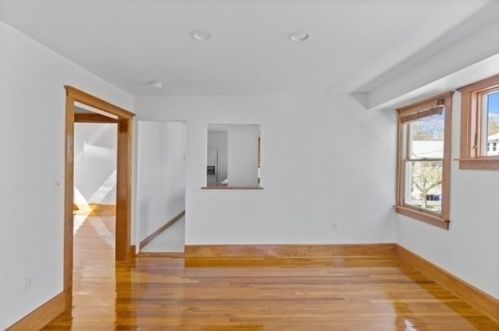 13 Osborne Rd, Arlington MA 02474-8830 exterior