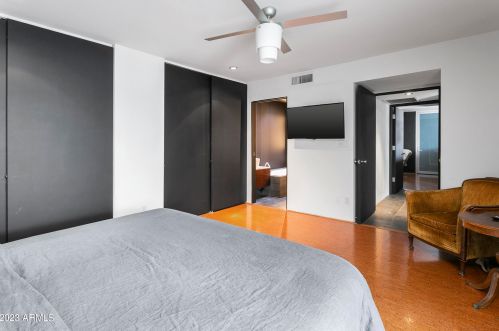 3241 Camelback Rd, Phoenix AZ 85033-1455 exterior