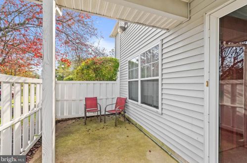 73 Tarragon Ct, West Deptford, NJ 08086-2418