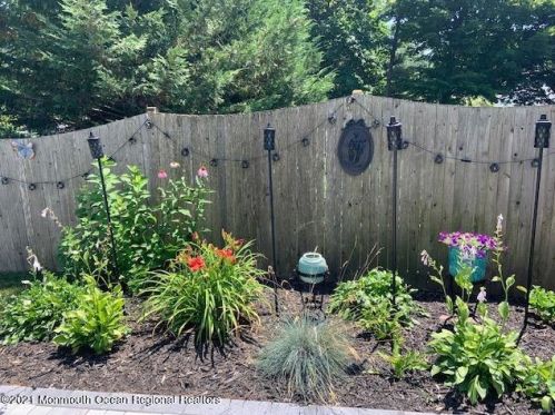 72 Rumson Rd, Little Silver NJ 07739-1332 exterior