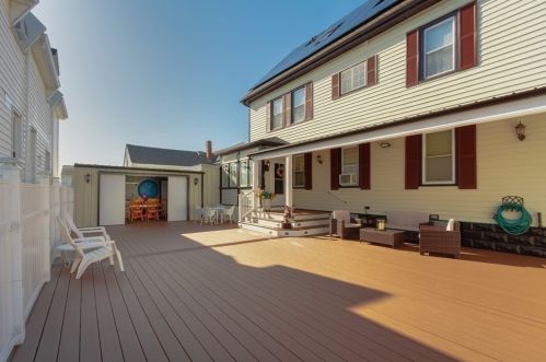 135 Cedar St, New Bedford MA 02740-4312 exterior