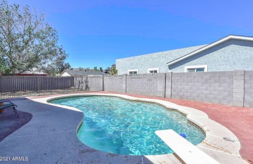 13608 41 Pl, Phoenix AZ 85042-7323 exterior