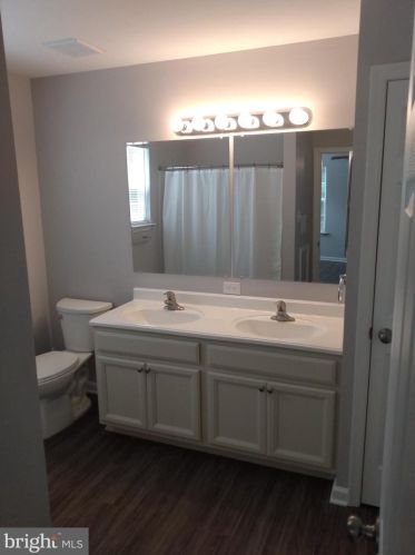 1233 Tristram Cir, West Deptford NJ  08051-2246 exterior