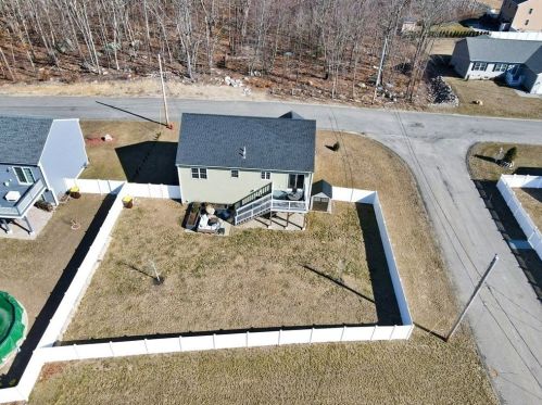 341 Courtney St, Fall River MA 02720-6726 exterior