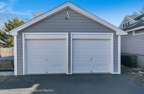 72 Rumson Rd, Little Silver NJ 07739-1332 exterior