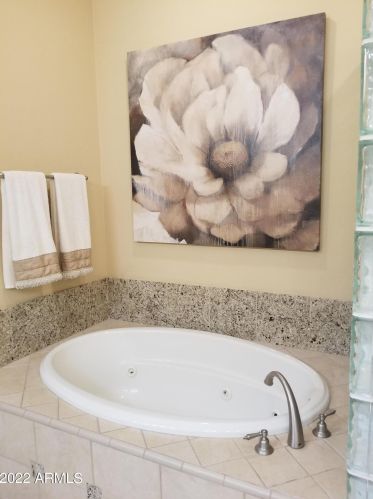 5122 34 Way, Phoenix AZ 85018-1548 exterior