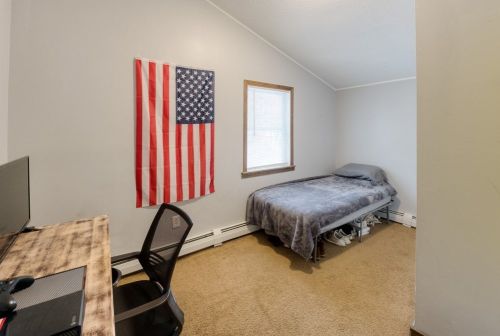 1098 Western Ave, Montgomery MA 01085-2616 exterior