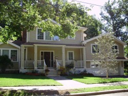 96 Drumlin Rd, Newton, MA 02459-2807