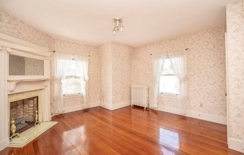 193 Broadway, Taunton MA 02780-1811 exterior