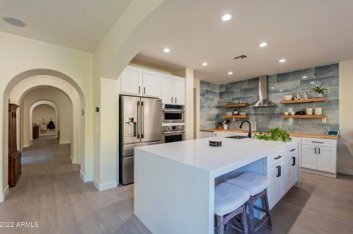 3978 Crest Ln, Phoenix, AZ 85050-5426