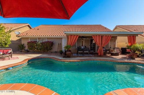 14250 43rd St, Phoenix AZ 85032-3322 exterior