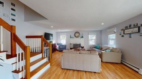 10 Craig St, Plymouth, MA 02360-2193
