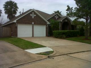 1131 Knoll Crest Ct, Sugar Land TX  77479-6259 exterior