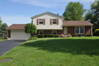 8327 Huntsman Trl, Louisville, KY 40291-2561
