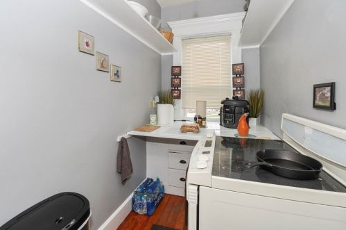 123 Locust St, New Bedford MA 02740-4506 exterior