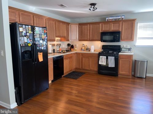 112 Redbud Ln, West Deptford NJ  08051-2290 exterior