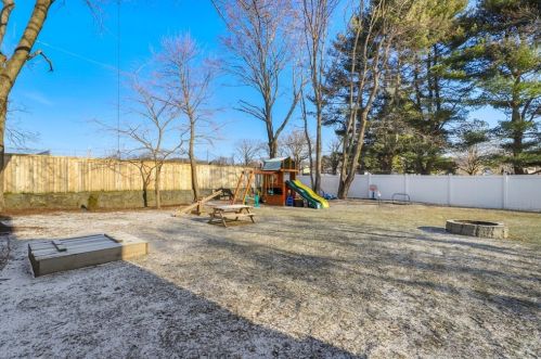 42 Lincoln St, Milton MA 02186-2005 exterior