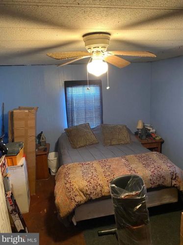 1762 Crown Point Rd, West Deptford NJ  08086-2050 exterior