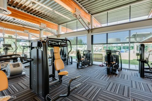 21845 39 St, Phoenix AZ 85018-7130 exterior