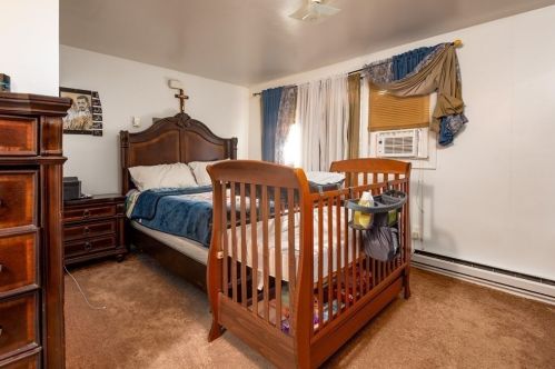 35 Grammont Rd, Worcester MA 01607-1175 exterior