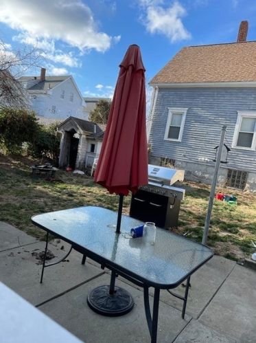 75 Dartmouth St, New Bedford MA 02740-3150 exterior