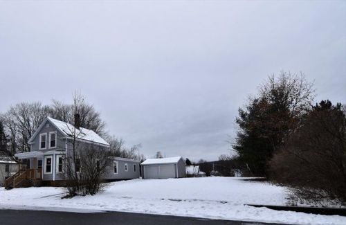 119 Everett St, Royalston, MA 01331-2811