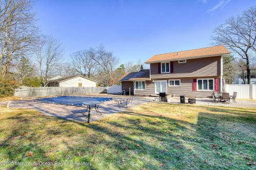 82 Buckingham Dr, Jackson Twp NJ 08527-2640 exterior