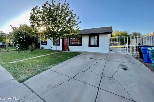 6936 Beatrice St, Phoenix, AZ 85043-2397