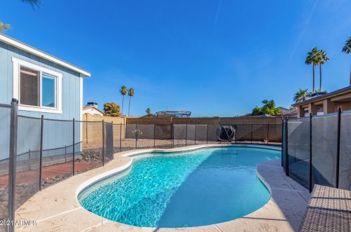 3736 Charter Oak Rd, Phoenix AZ 85032-7452 exterior