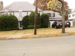 1035 Centre St, Newton, MA 02459-1631