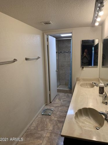 5217 18 Dr, Phoenix AZ 85007-2596 exterior