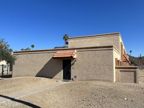 10411 11th Ave, Phoenix AZ  85021-2288 exterior