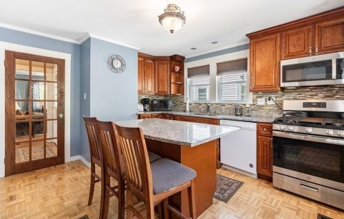 58 Lawn Ave, Quincy MA 02169-7337 exterior