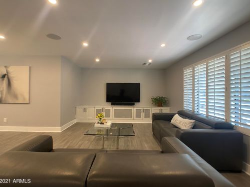 2423 Beryl Ave, Phoenix AZ 85021-2480 exterior