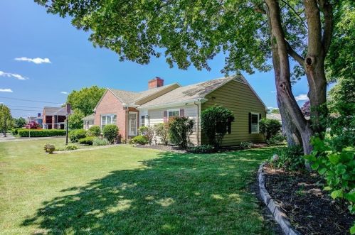 330 Harvard St, Fall River, MA 02720-4128